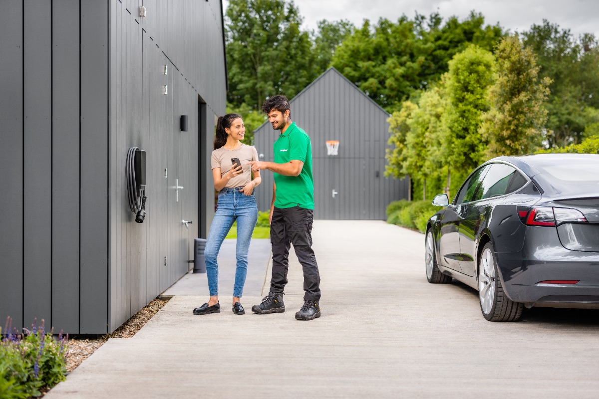 Zoveel bespaart EV-rijder met dynamisch energiecontract dit jaar