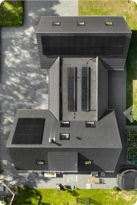 zonnepanelen gekocht voor op een plat en schuin dak