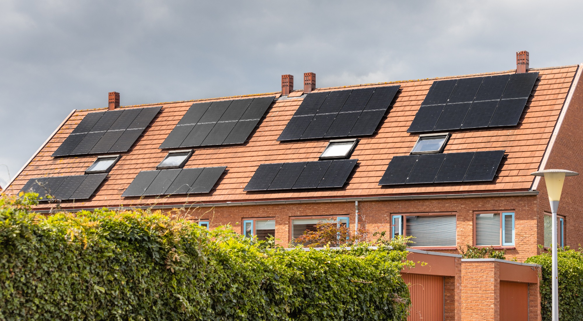Zonnepanelen via je verhuurder: kan dat nog uit met een terugleverheffing?